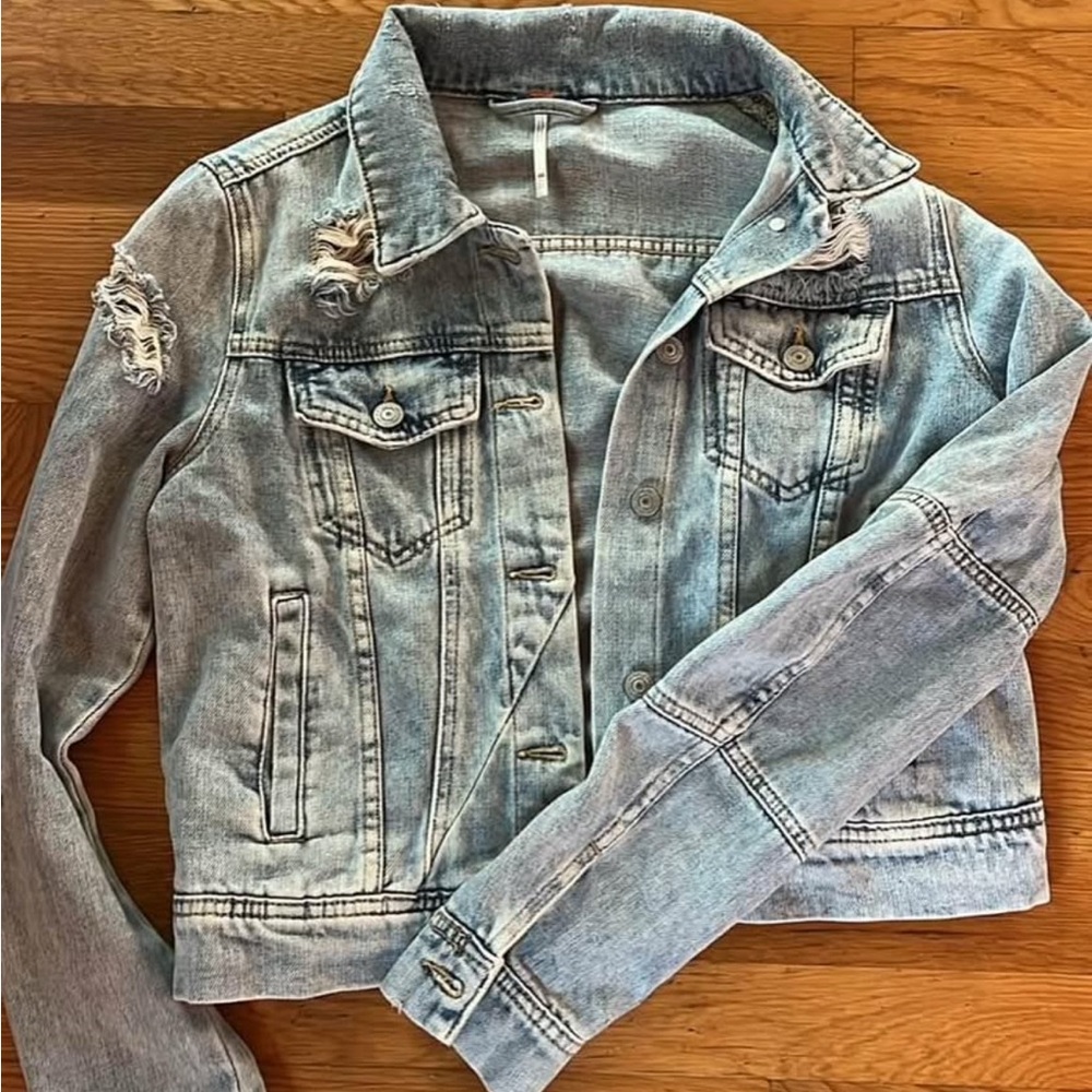 Free People Distressed Denim Jacket NEW size xsmall